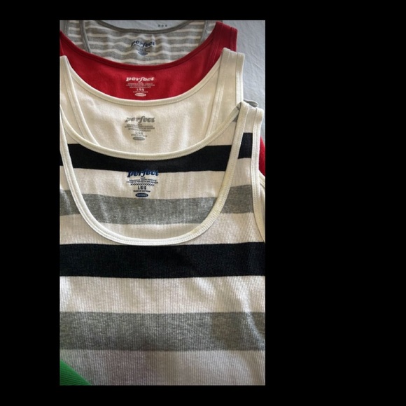 Lot of 9 OLD NAVY tanks - Picture 8 of 10